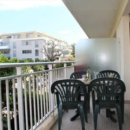 Cosy Avec Terrasse Et Parking, à 30m De La Mer, - Fr-1-252a-56