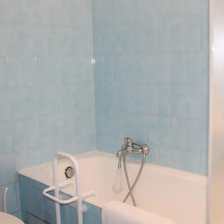 Appartement Cosy Avec Terrasse Et Parking, à 30m De La Mer, - Fr-1-252a-56 Cagnes-sur-Mer