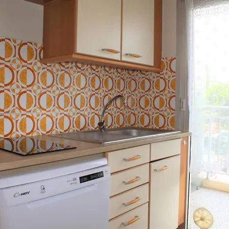 Appartement Cosy Avec Terrasse Et Parking, à 30m De La Mer, - Fr-1-252a-56