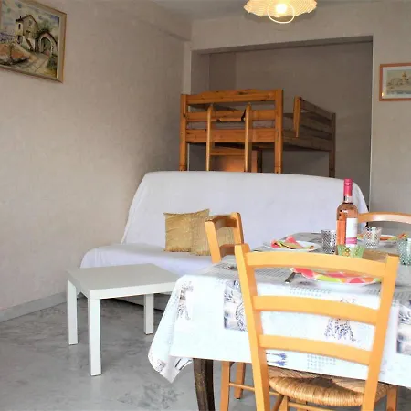 Cosy Avec Terrasse Et Parking, A 30m De La Mer, - Fr-1-252a-56 Apartment