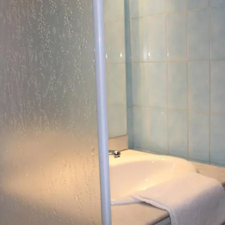 Apartament Cosy Avec Terrasse Et Parking, A 30m De La Mer, - Fr-1-252a-56